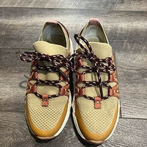 Madewell Casual Knit Sneaker in Beige and Brown w. Mauve accents